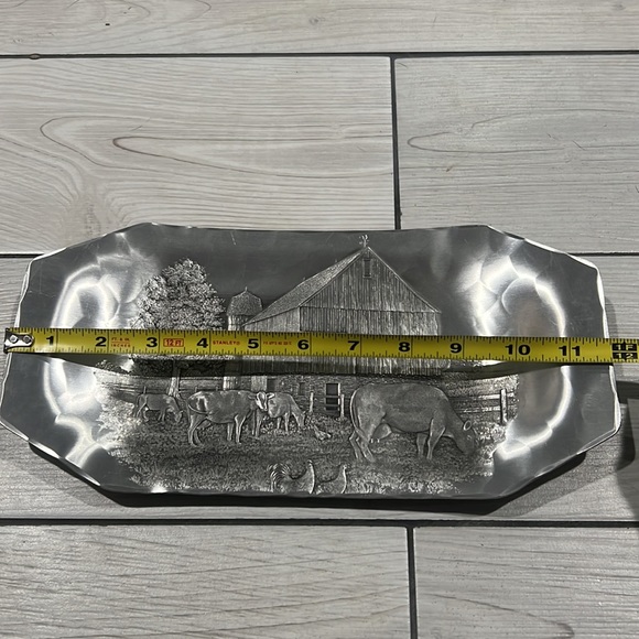 Curved Farm Plate Wendell August Forge - Picture 3 of 7